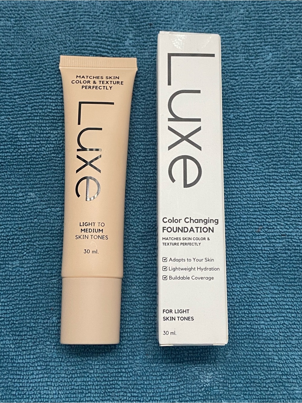 Luxe Color-Adaptive Foundation – Light to Medium